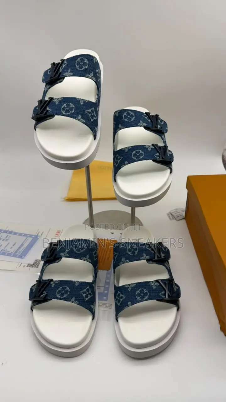 Louis Vuitton Slippers