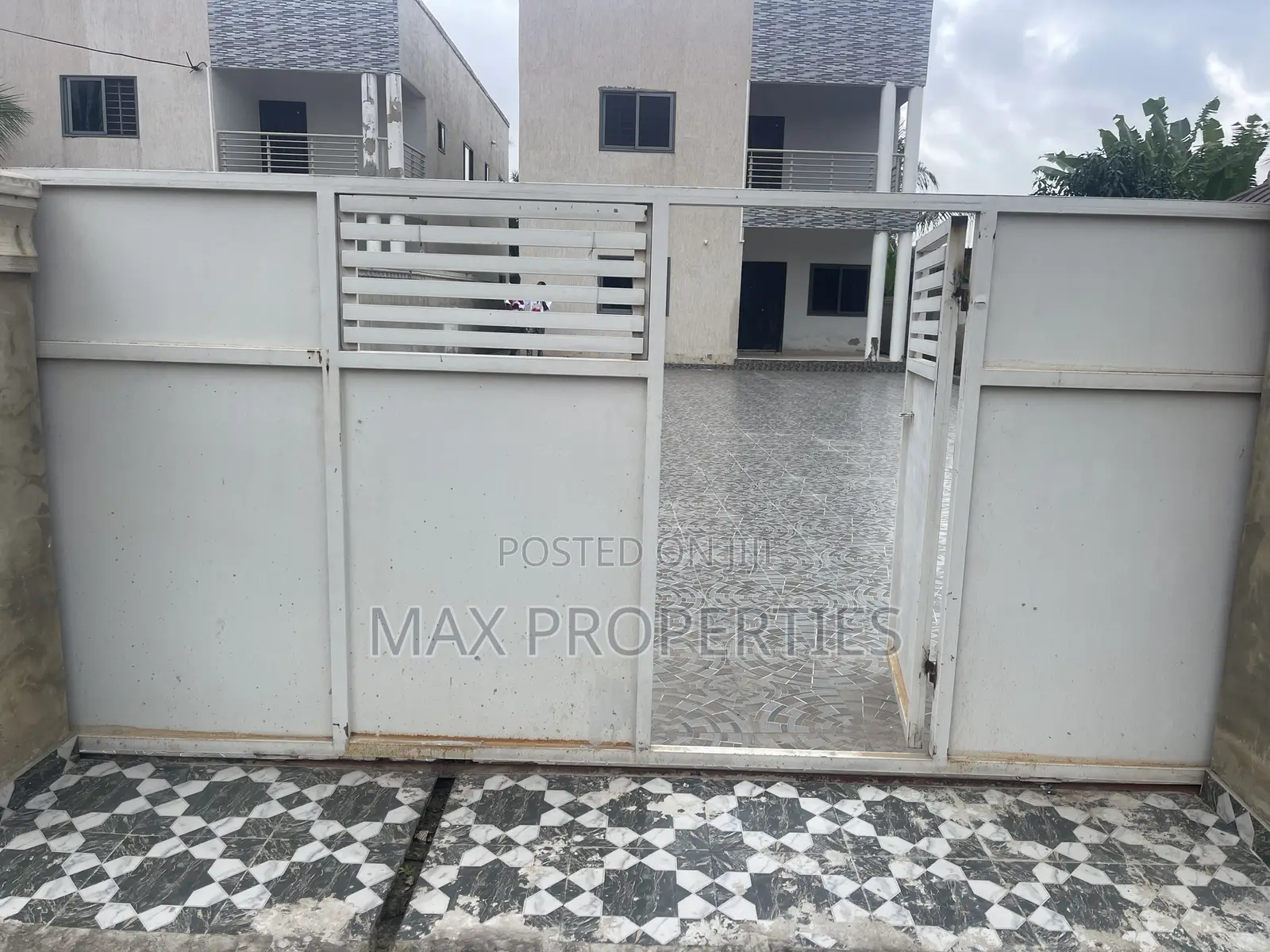 5bdrm House in Haatso for sale