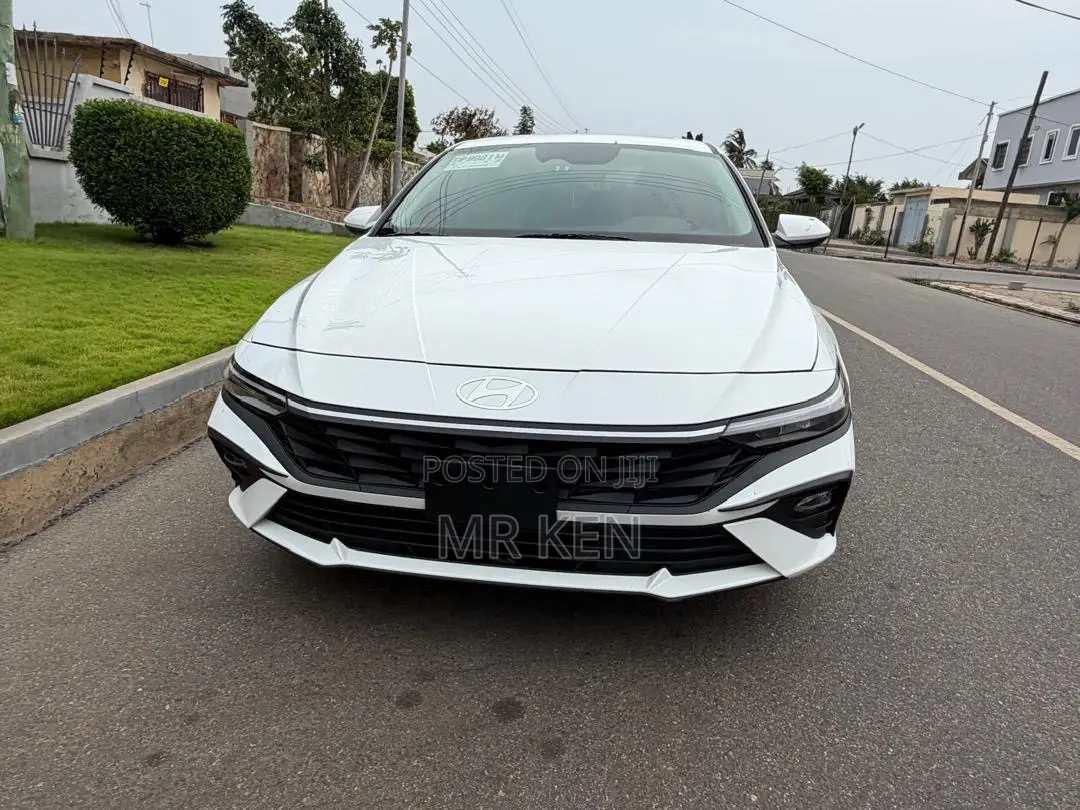 Hyundai Elantra 2024 White