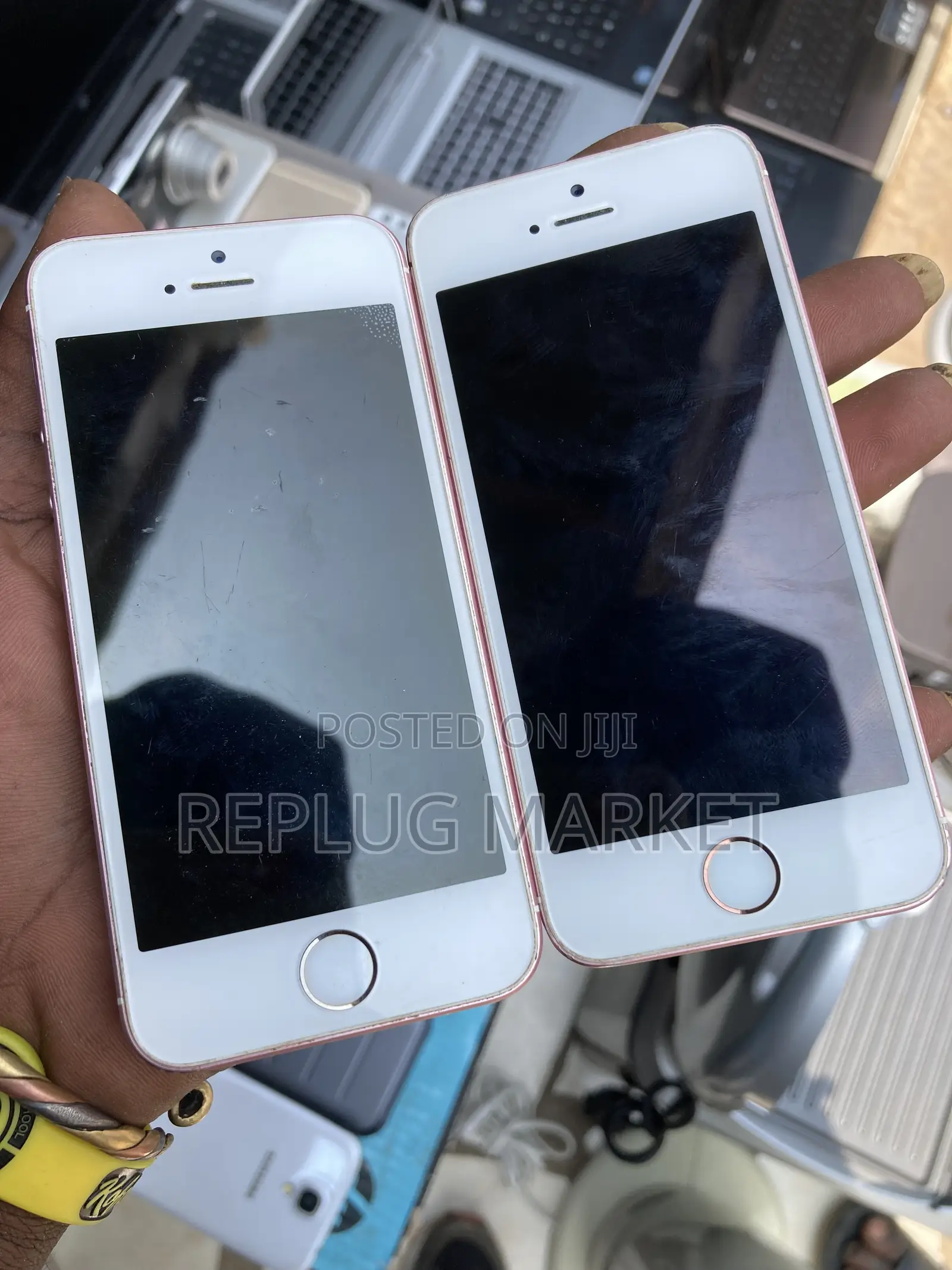 Apple iPhone SE 64 GB Silver