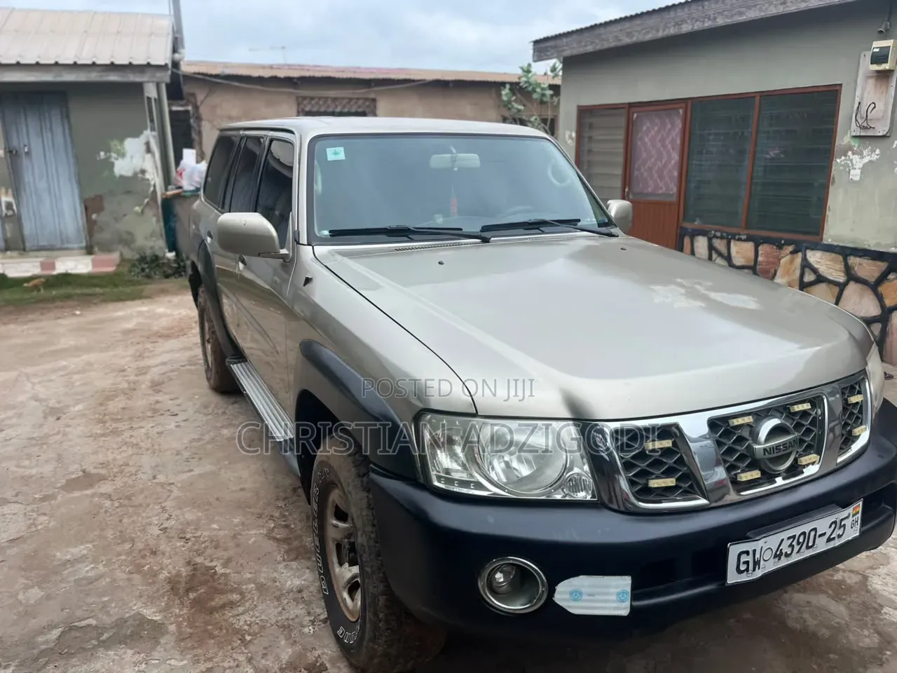 Nissan Patrol 2010 Gold