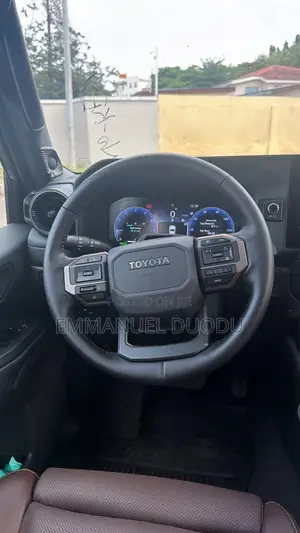 Toyota Land Cruiser Prado 2.4 Hybrid 2025 Beige