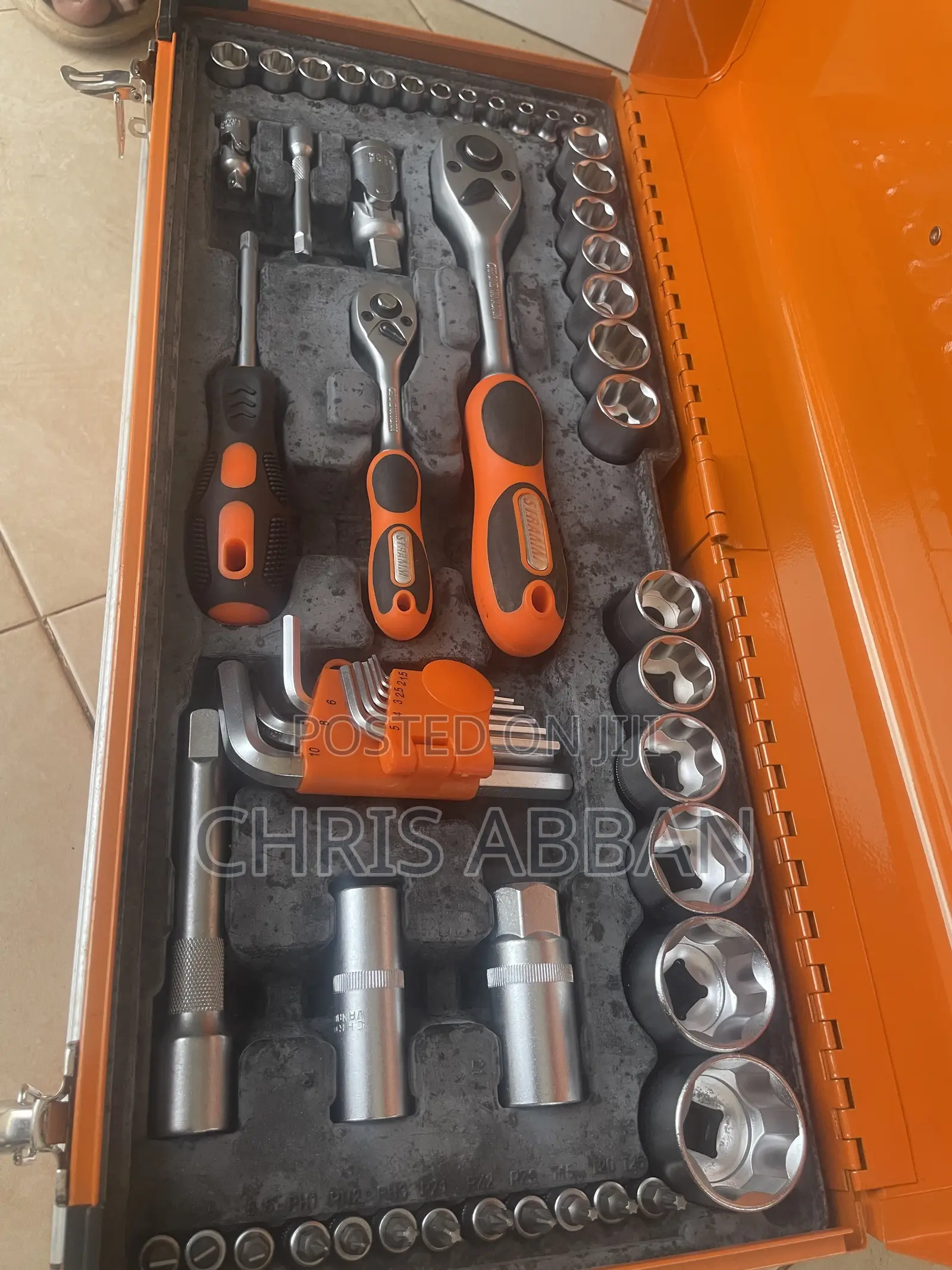 Mechanic’s Steel Tool Chest Set