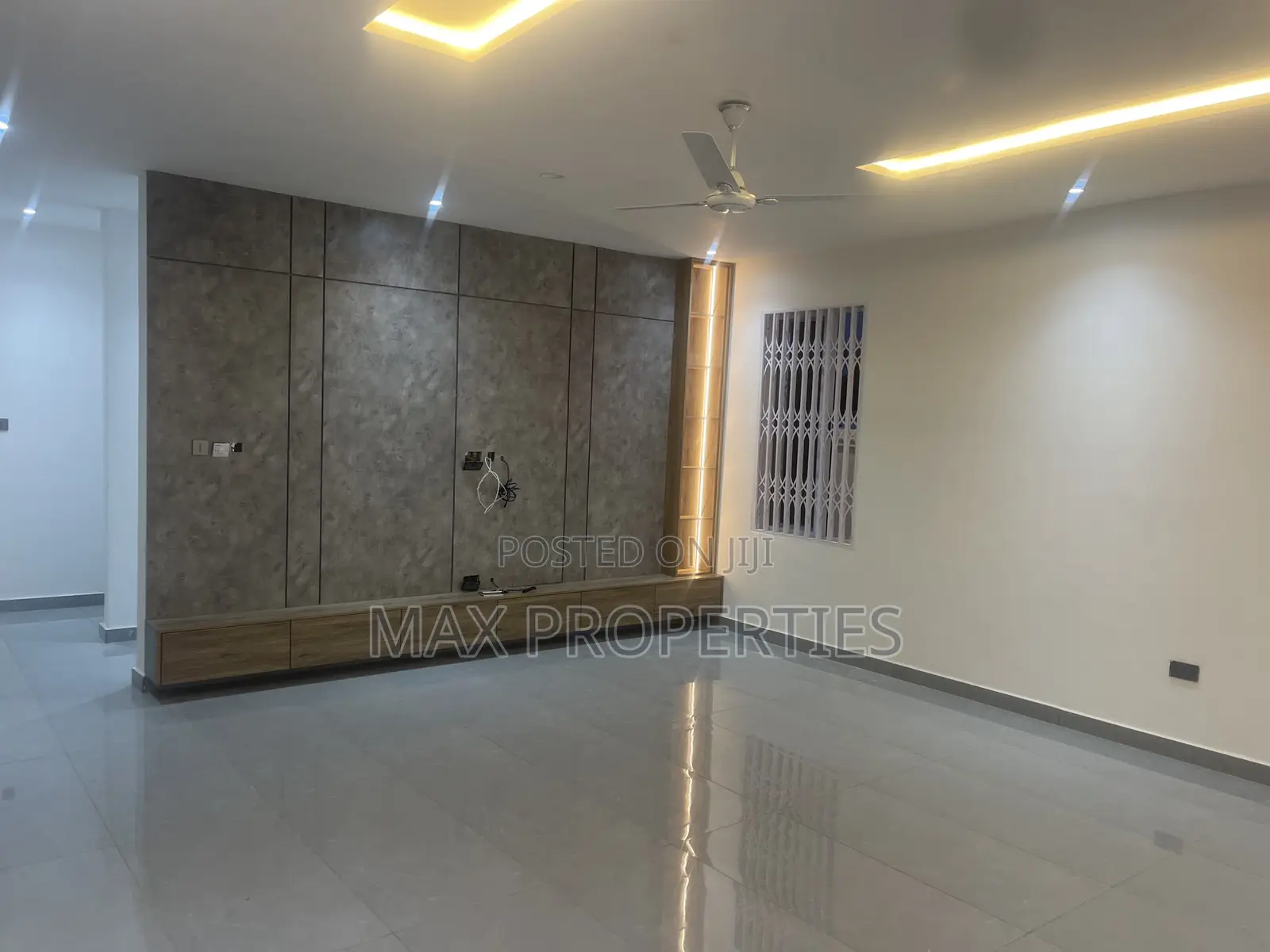 5bdrm House in Kwabenya for sale
