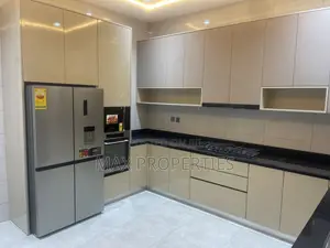 5bdrm House in Kwabenya for sale