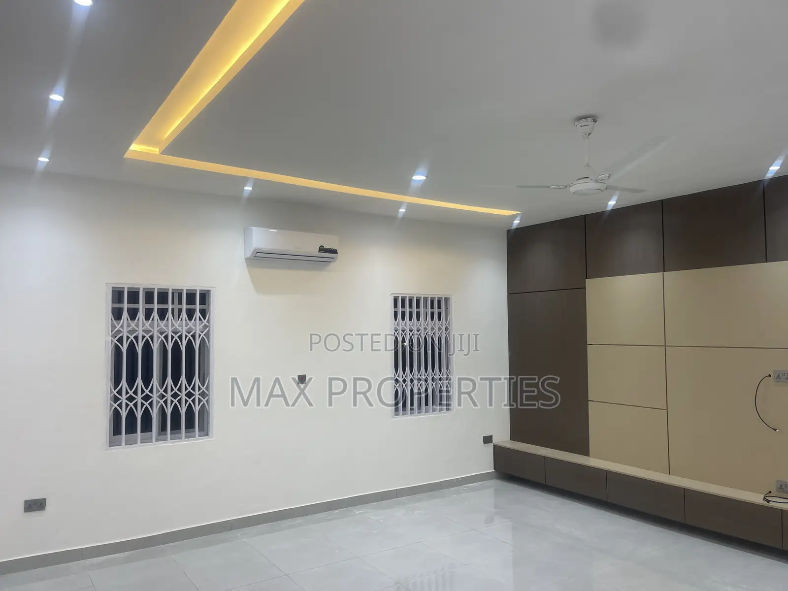 5bdrm House in Kwabenya for sale