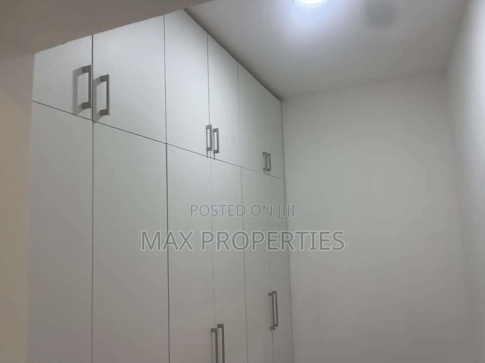 5bdrm House in Kwabenya for sale
