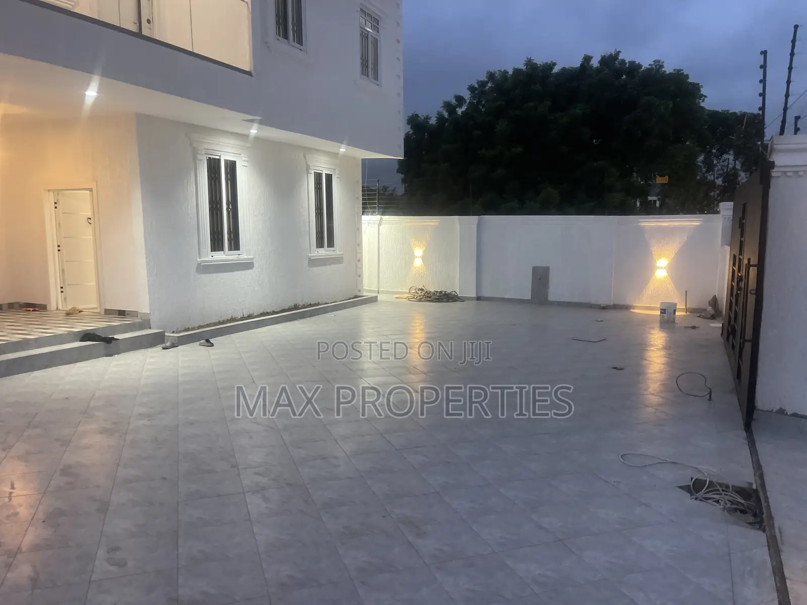 5bdrm House in Kwabenya for sale