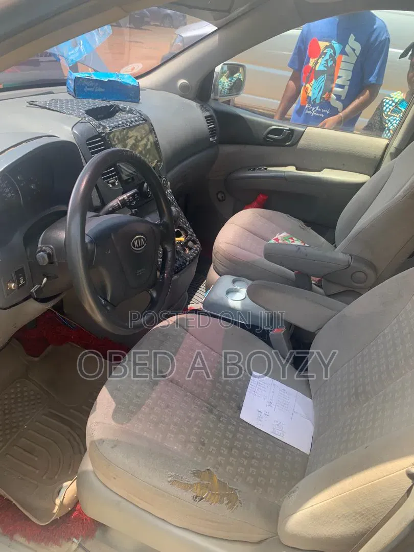 Kia Sedona 2024 Silver