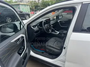 Toyota RAV4 2023 White