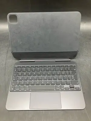 Slightly Uk Used M5 Apple Magic Keyboard for Sale