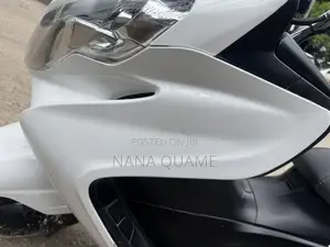 Suzuki Burgman 2022 White