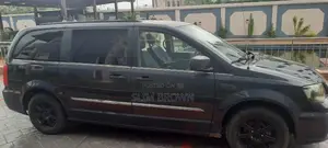 Chrysler Town & Country 2012 Black