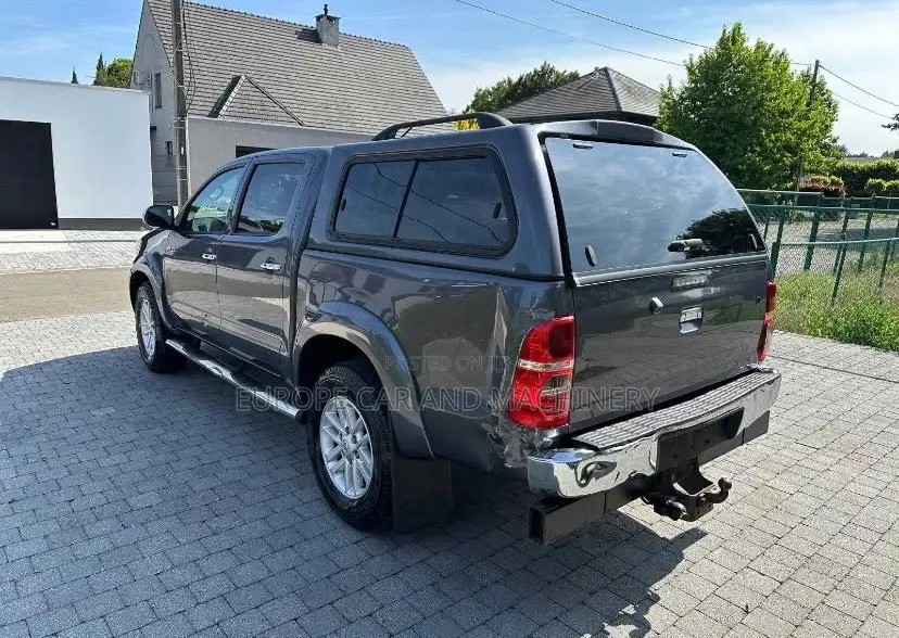 Toyota Hilux 2014 Black