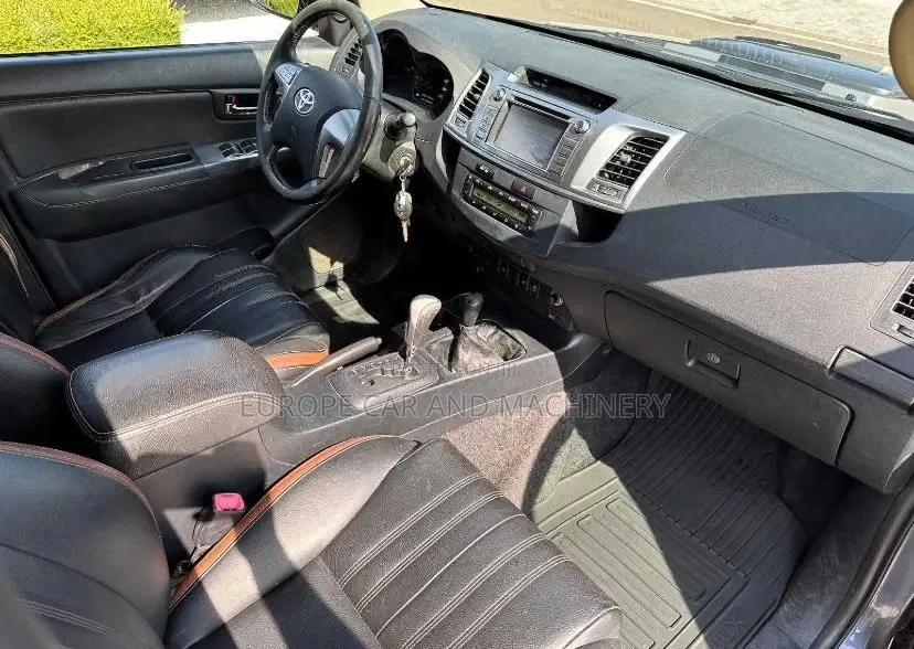Toyota Hilux 2014 Black