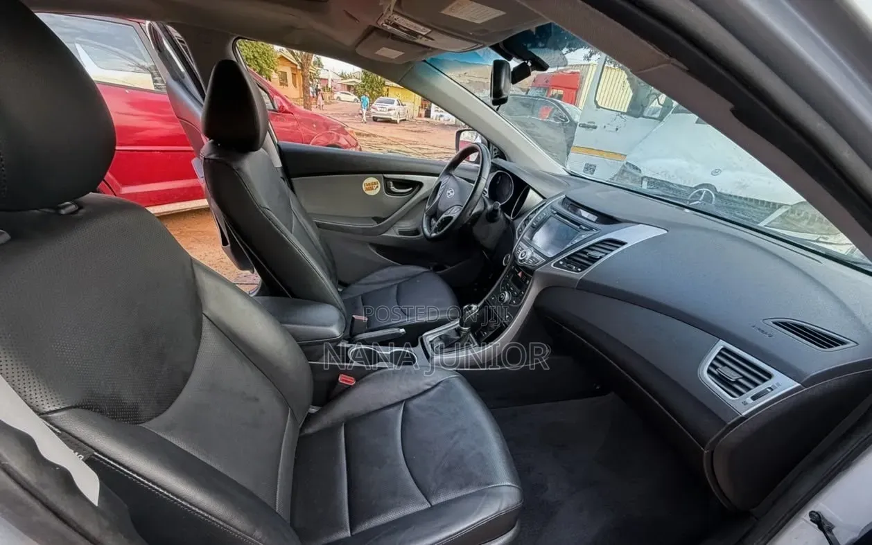 Hyundai Elantra 2016 Silver
