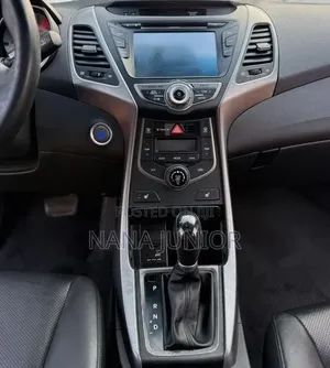 Hyundai Elantra 2016 Silver