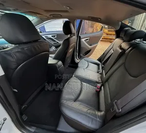 Hyundai Elantra 2016 Silver