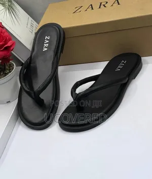 Zara Men's Sandals Feature a Black Quilted Strap Design
