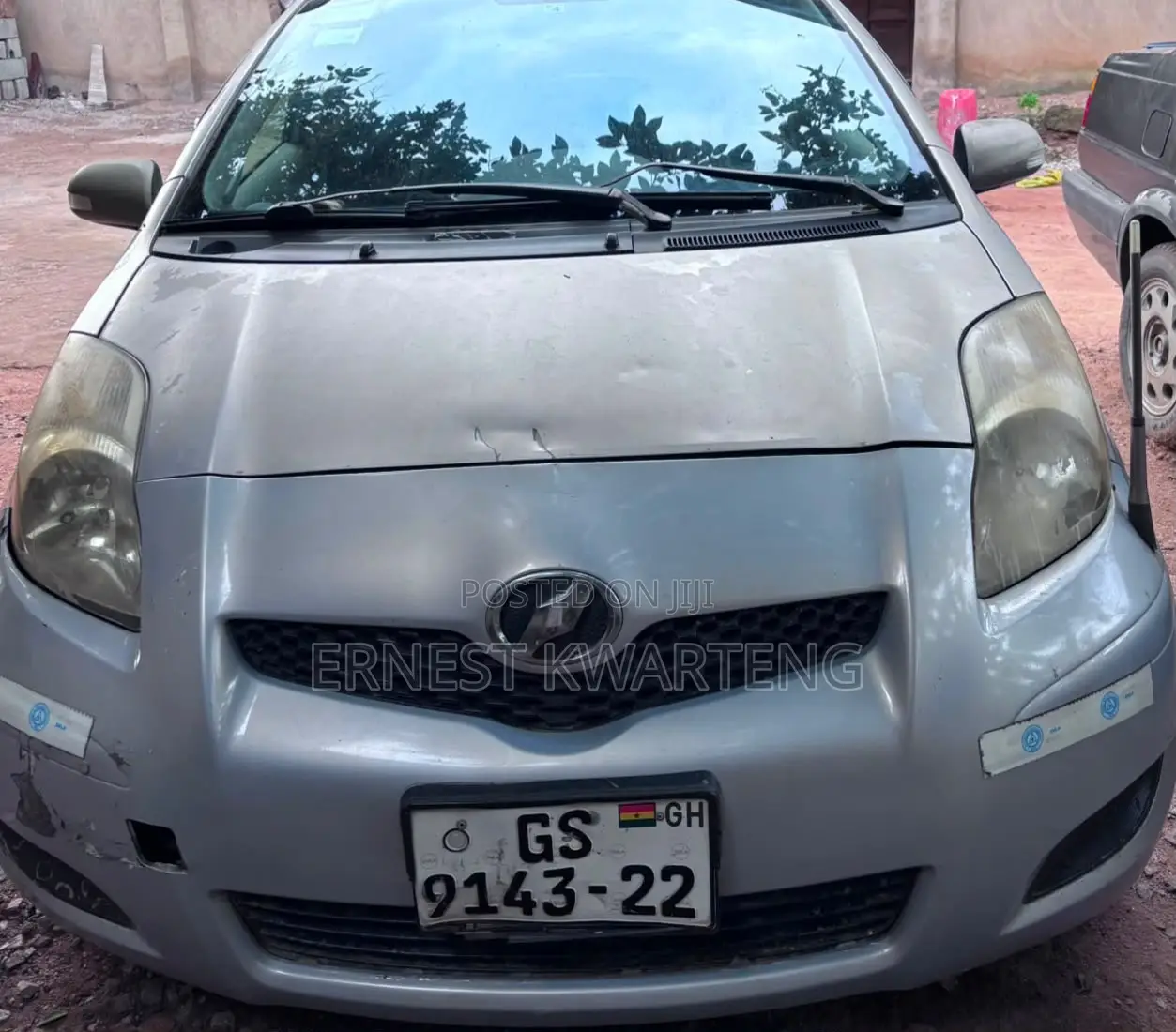 Toyota Vitz 2010 Silver