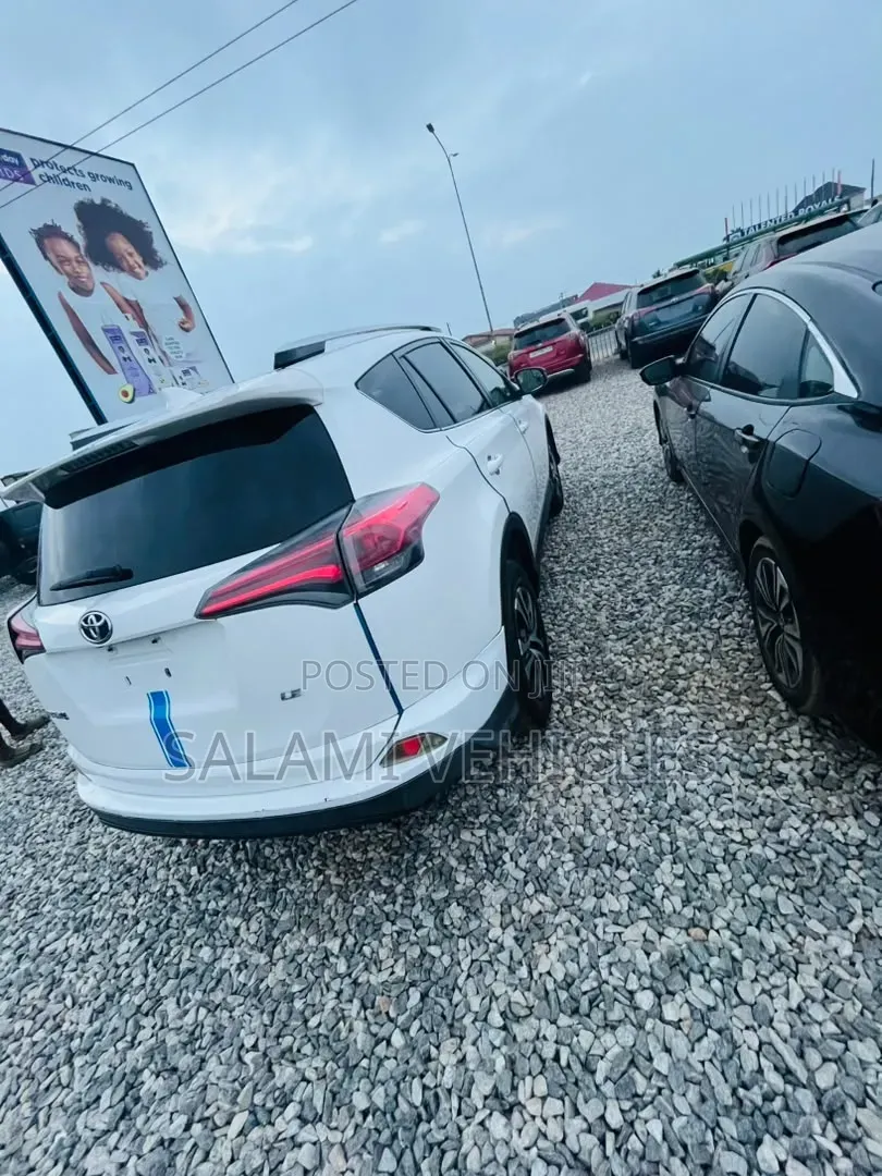 Toyota RAV4 2018 White