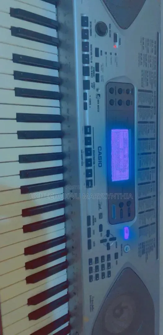 Clean Casio CTK-900 Music Keyboard (Comes With Free Stand)