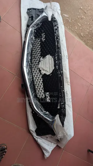 Mazda Cx Front Grille / Front Shell