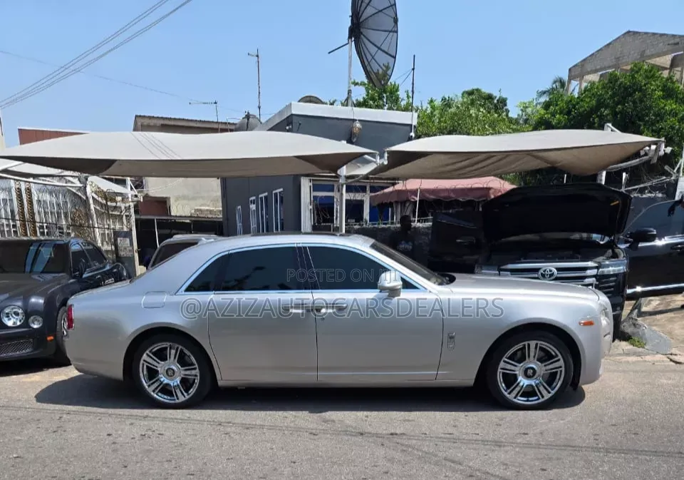 Rolls-Royce Ghost Base EWB 2017 Silver