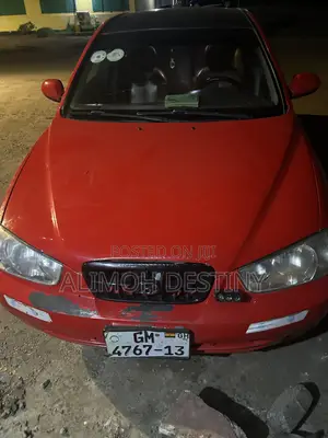Hyundai Elantra 2.0 CDX 2001 Red