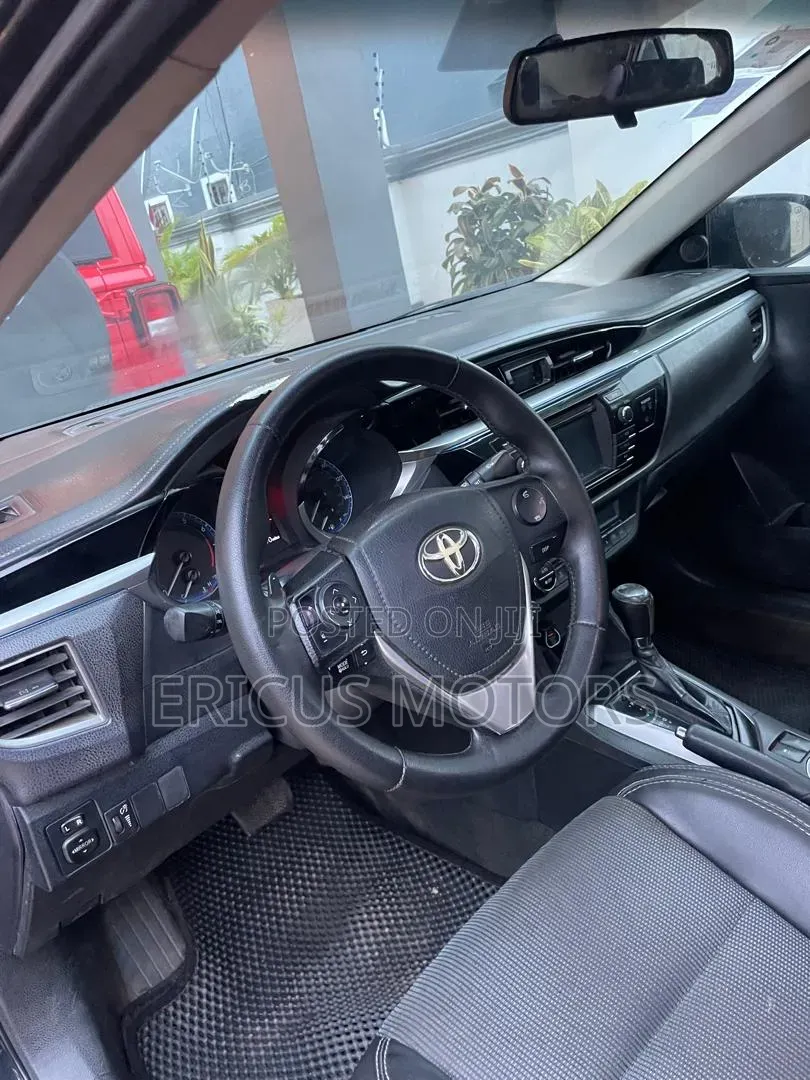 Toyota Corolla L 4dr Sedan (1.8L 4cyl 4A) 2015 Black
