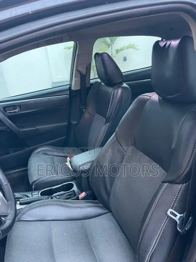 Toyota Corolla L 4dr Sedan (1.8L 4cyl 4A) 2015 Black
