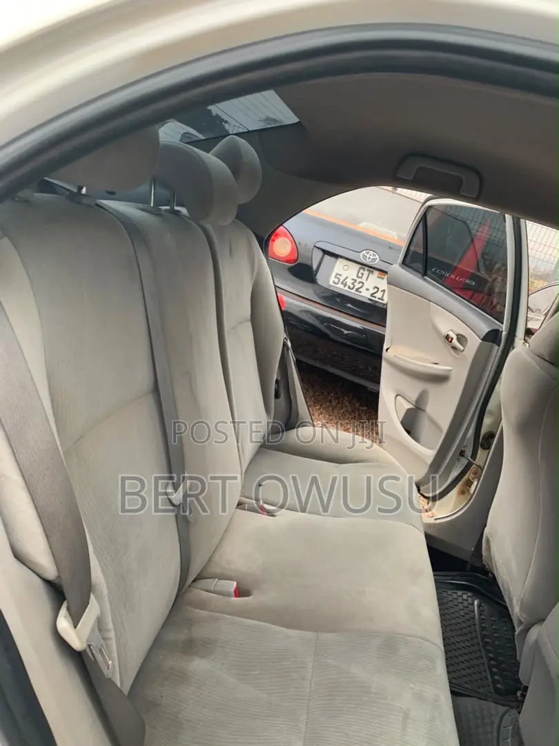 Toyota Corolla 2013 White