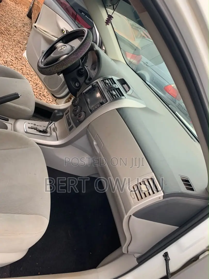 Toyota Corolla 2013 White