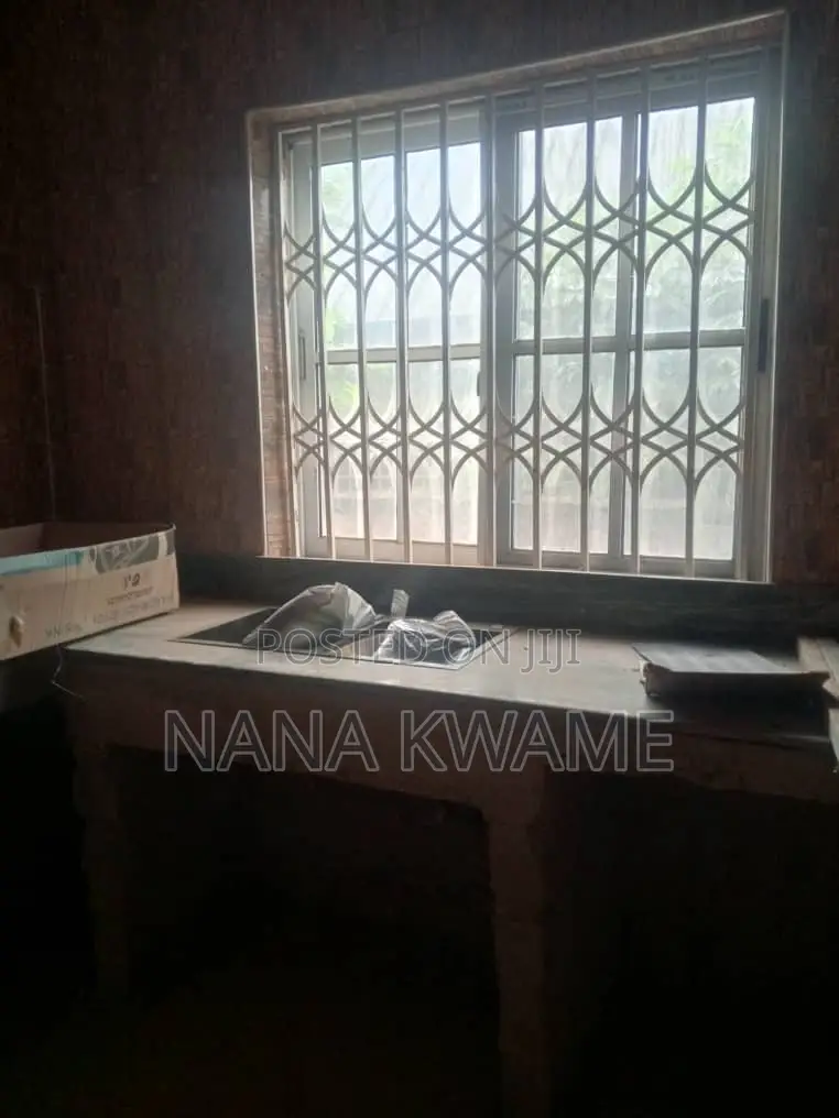 Furnished 4bdrm House in Richmoni Estate, Kumasi Metropolitan for sale