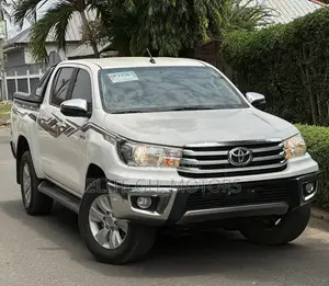 Toyota Hilux 2020 White