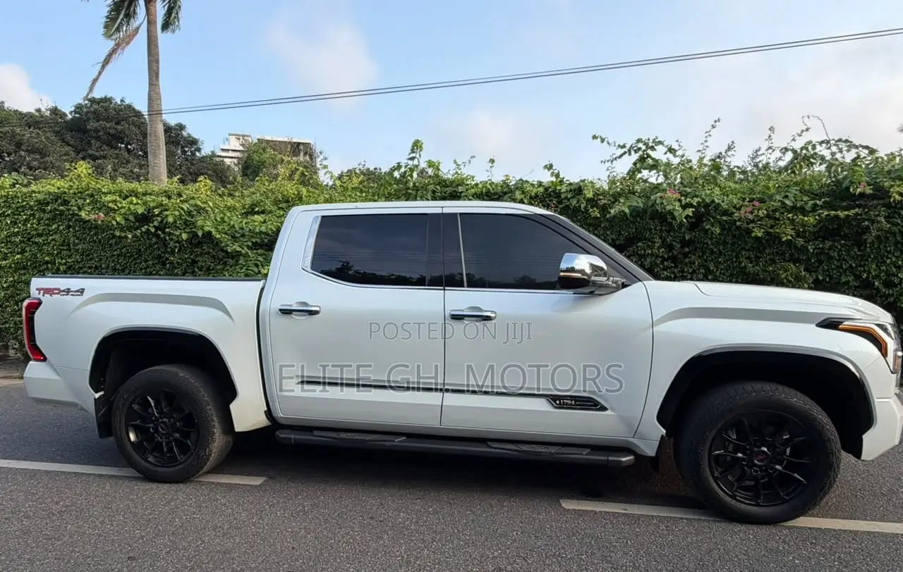 Toyota Tundra 1794 Edition CrewMax 5.5' Bed 2023 White