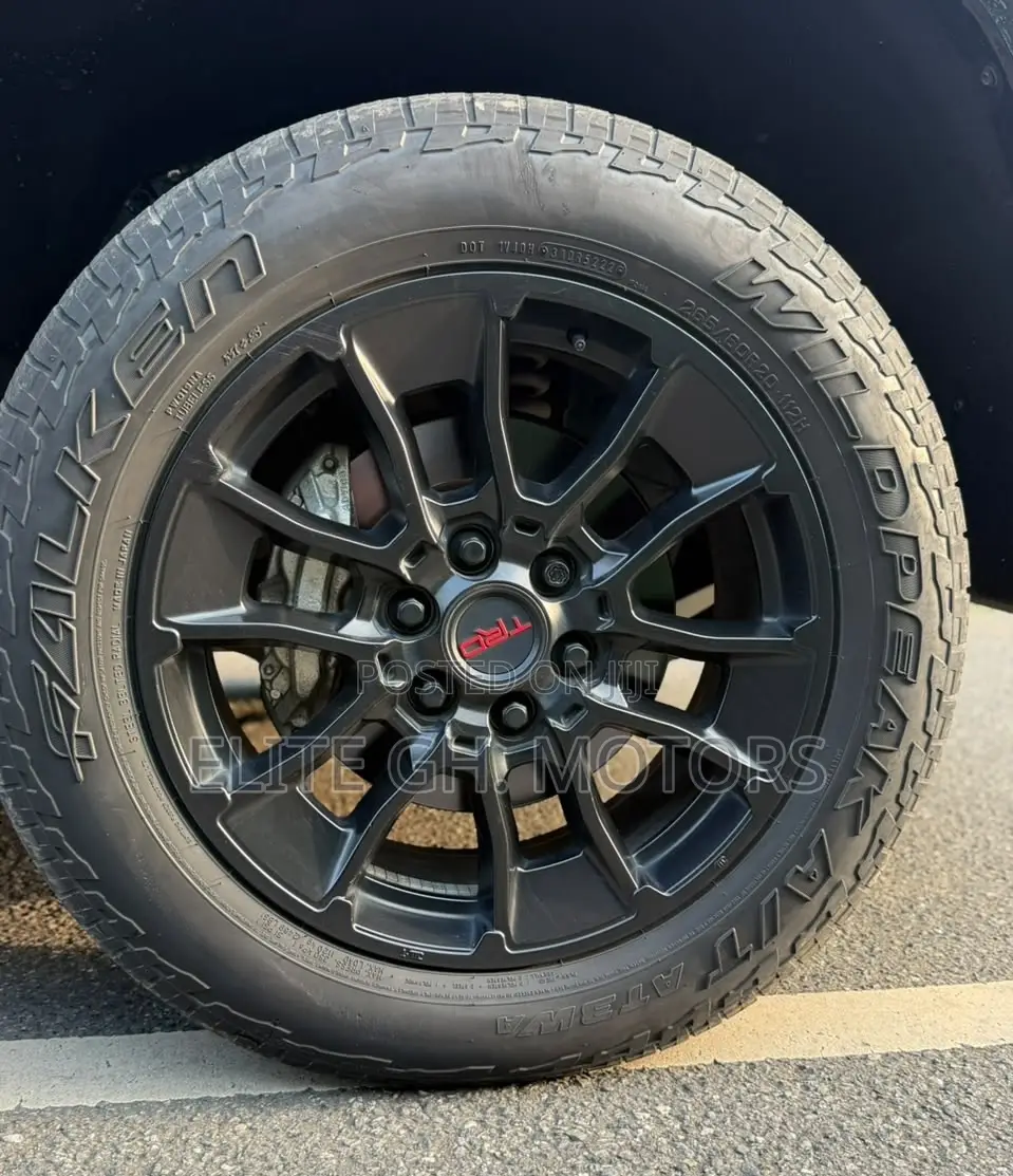 Toyota Tundra 1794 Edition CrewMax 5.5' Bed 2023 White