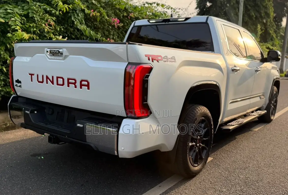 Toyota Tundra 1794 Edition CrewMax 5.5' Bed 2023 White