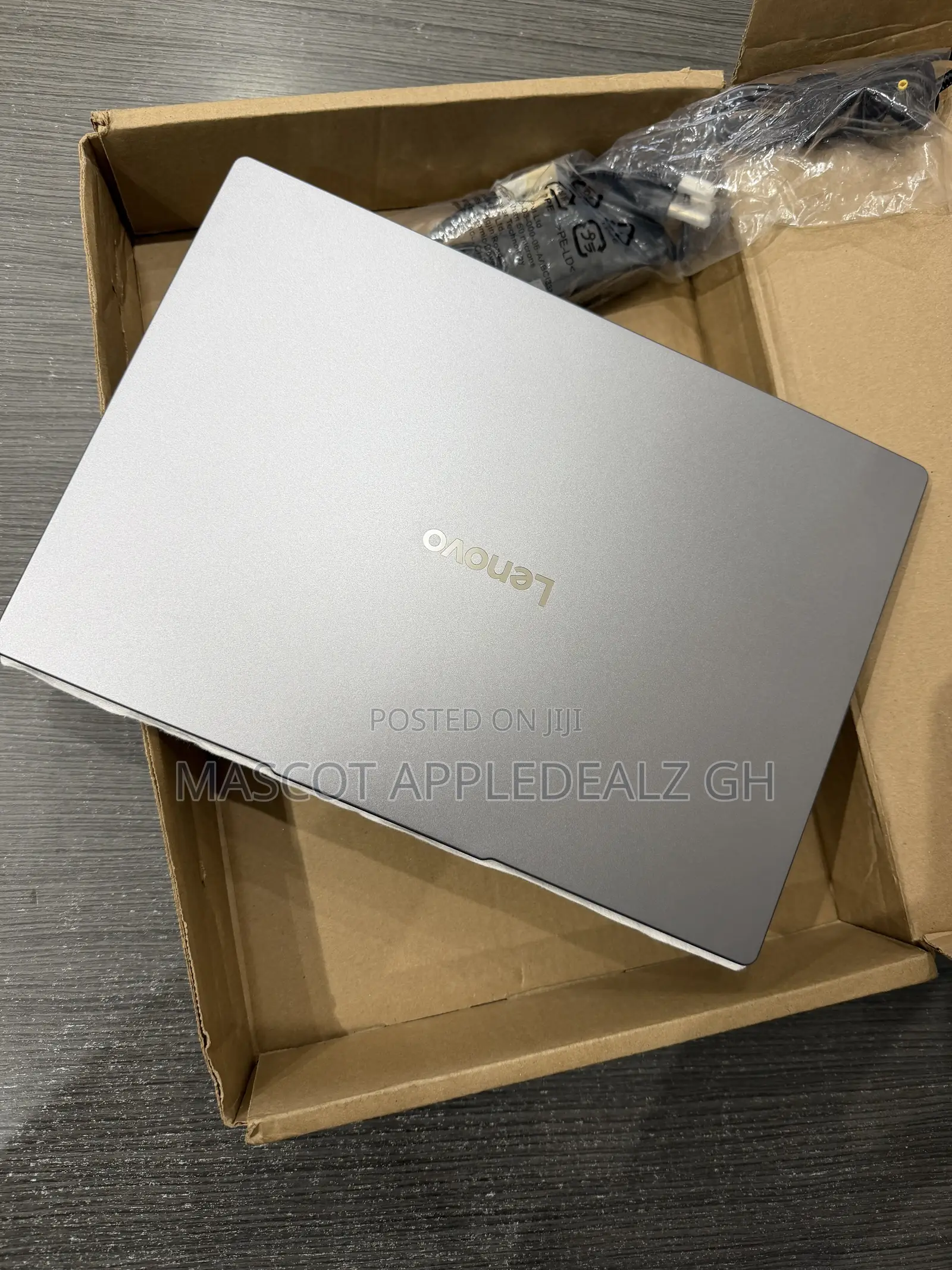 New Laptop Lenovo 16GB SSD 512GB