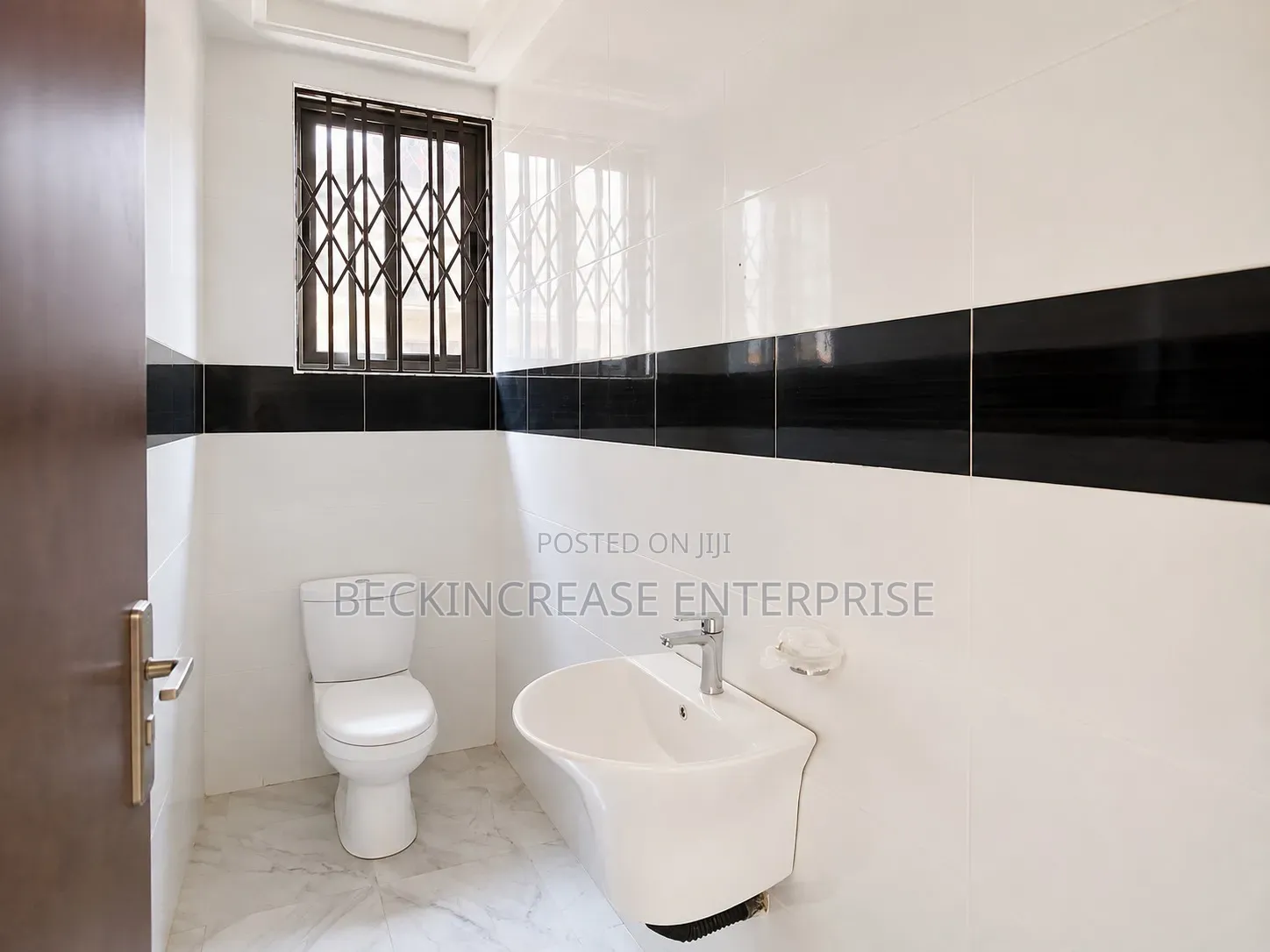 4bdrm House in Ayi Mensah, Danfa for sale