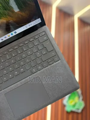 New Laptop Microsoft Surface Laptop 3 8GB Intel Core i5 SSD 256GB