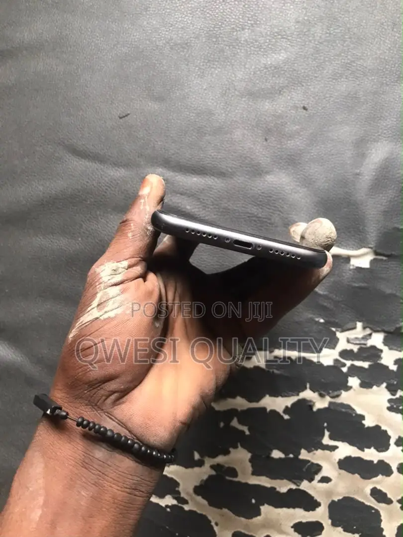 Apple iPhone 11 64 GB Black