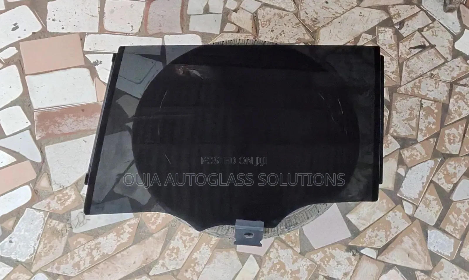 2023 Range Rover Vogue L460 Rear Left Door Glass Available (Laminated)