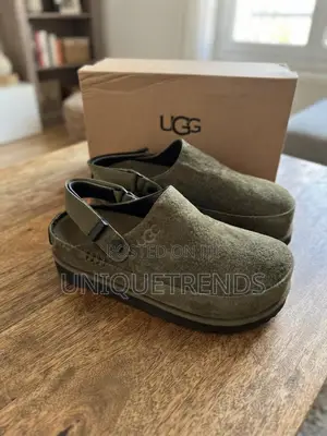 Original UGG Goldencoast Clogs Slip-Ons (Green)