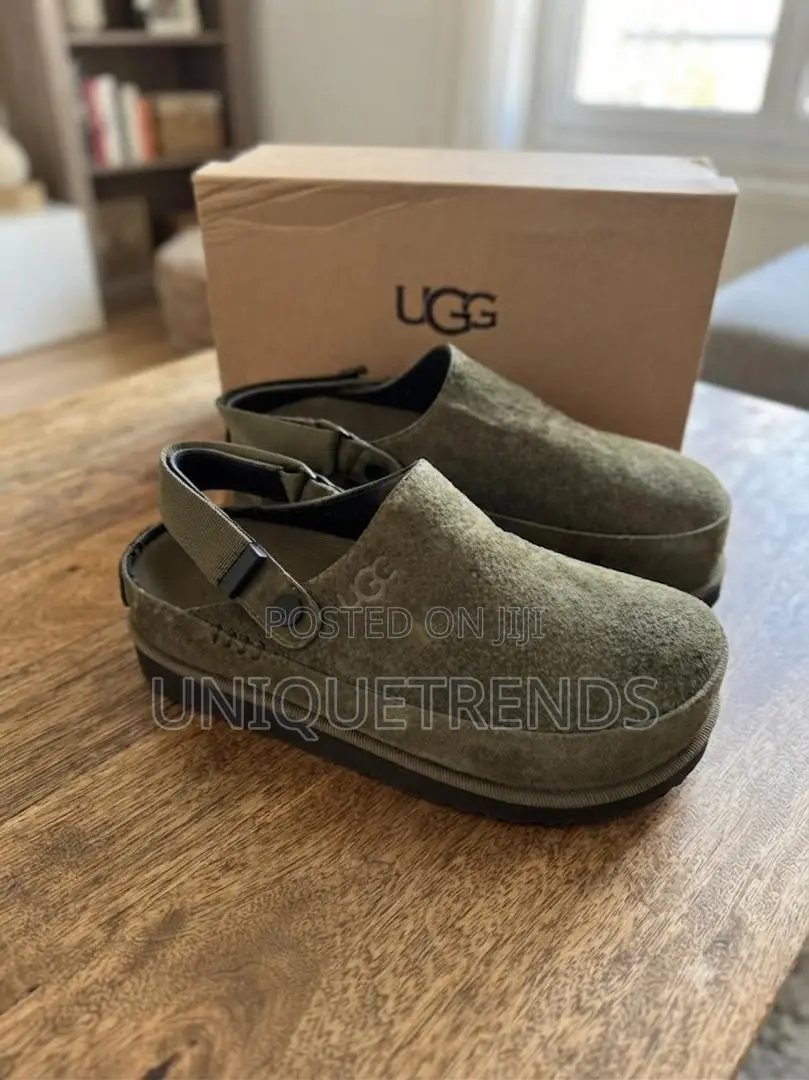 Original UGG Goldencoast Clogs Slip-Ons (Green)