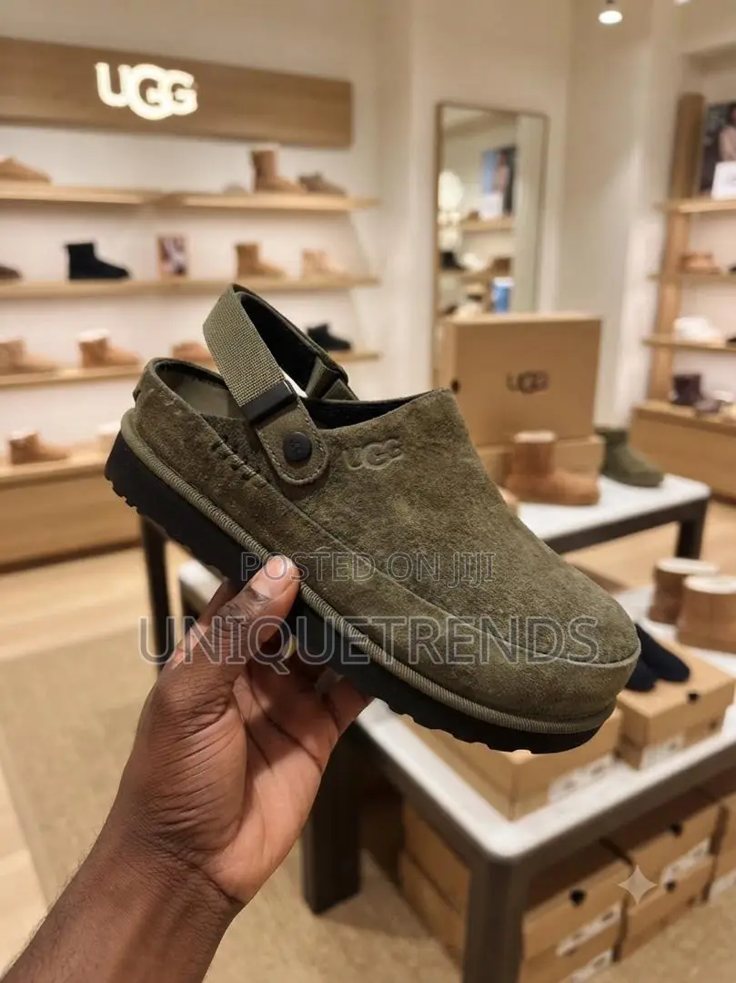 Original UGG Goldencoast Clogs Slip-Ons (Green)