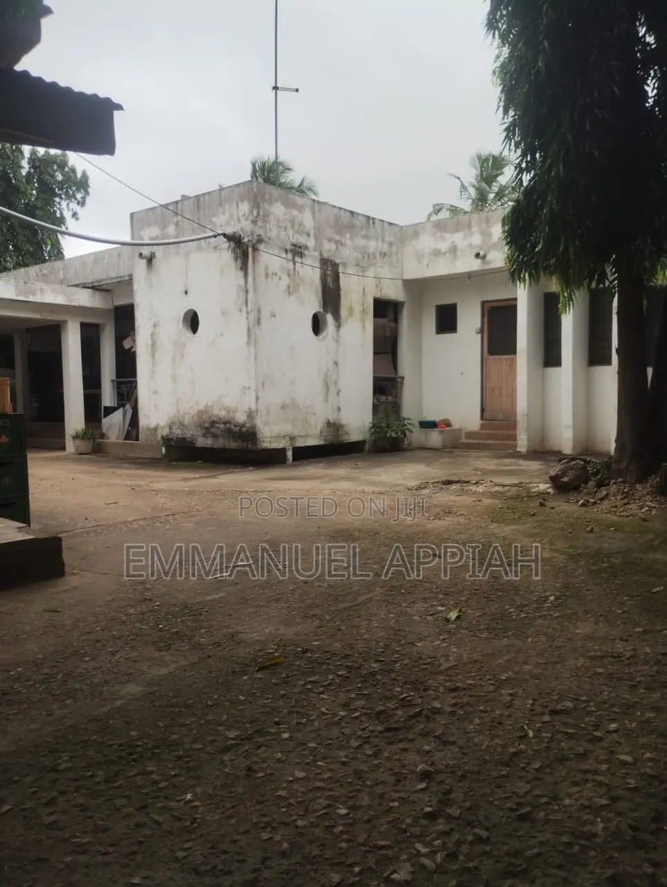 5bdrm House in Lapaz Nyamekye, Accra Metropolitan for sale