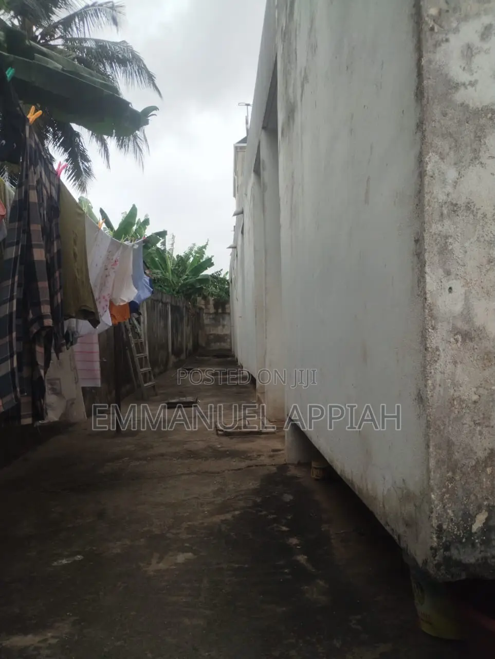 5bdrm House in Lapaz Nyamekye, Accra Metropolitan for sale