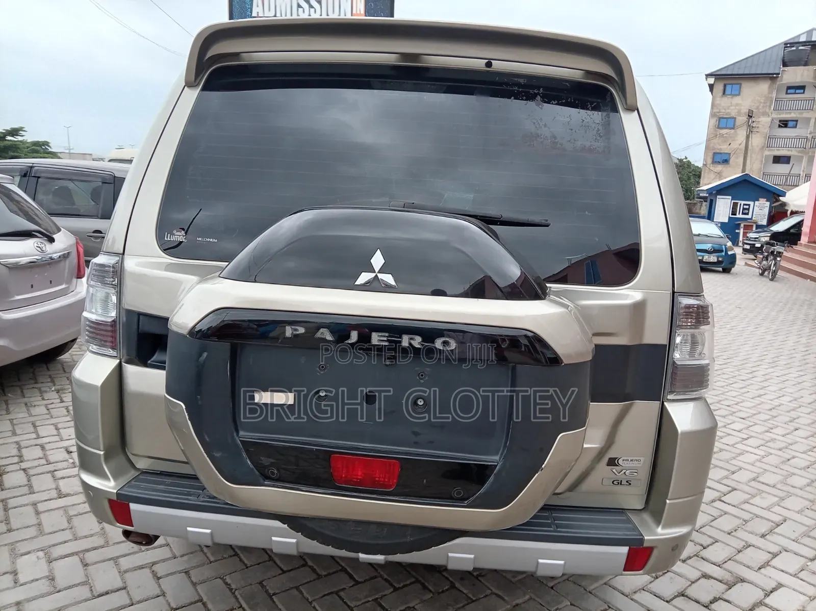Mitsubishi Pajero 2017 Gray