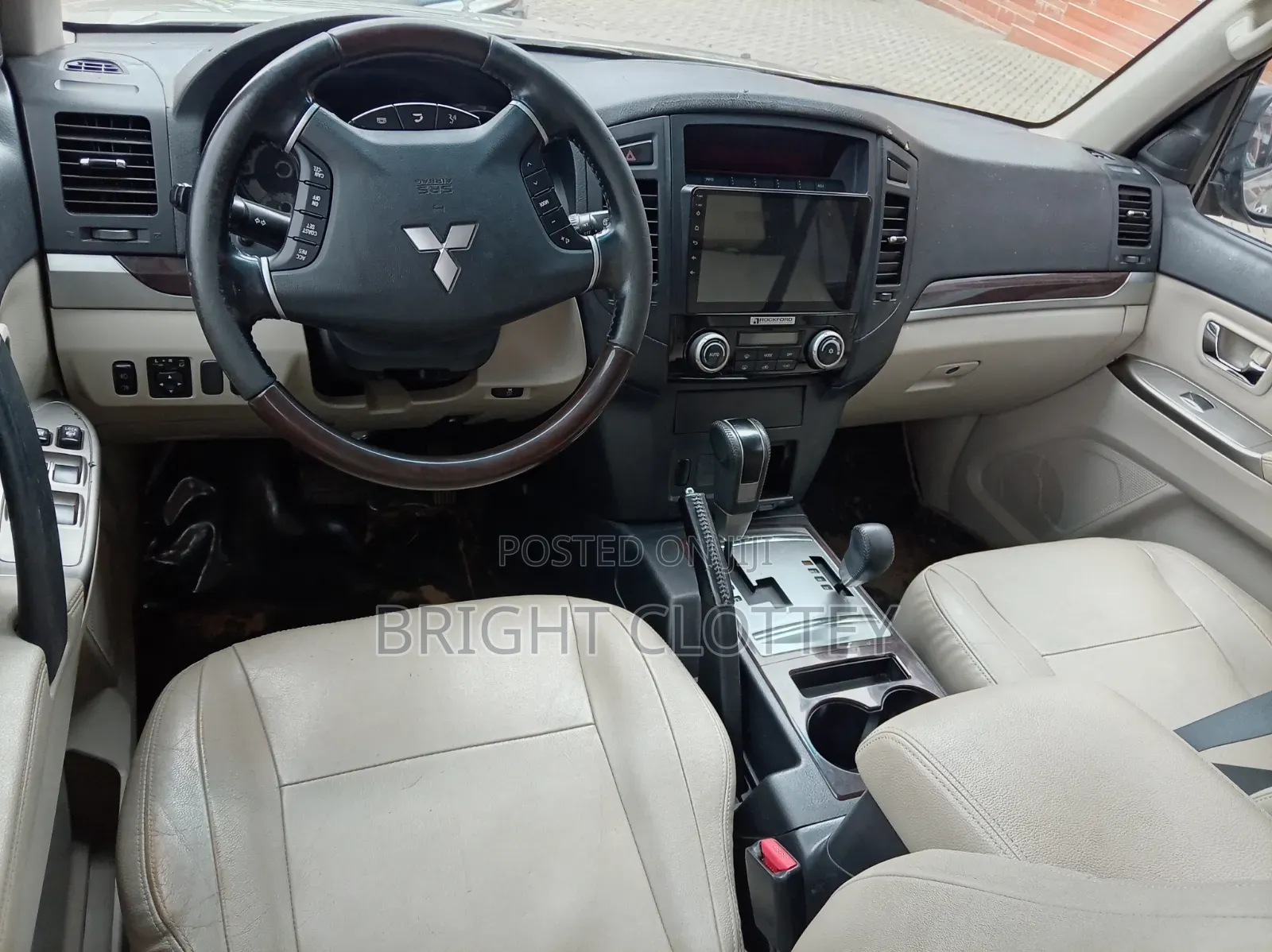 Mitsubishi Pajero 2017 Gray